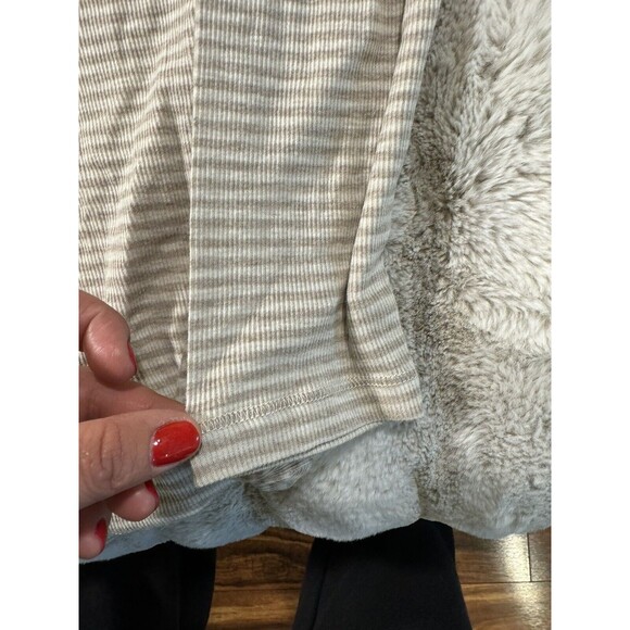 SPLENDID Ribbed Turtleneck Top Size XL Beige Color - Picture 8 of 12